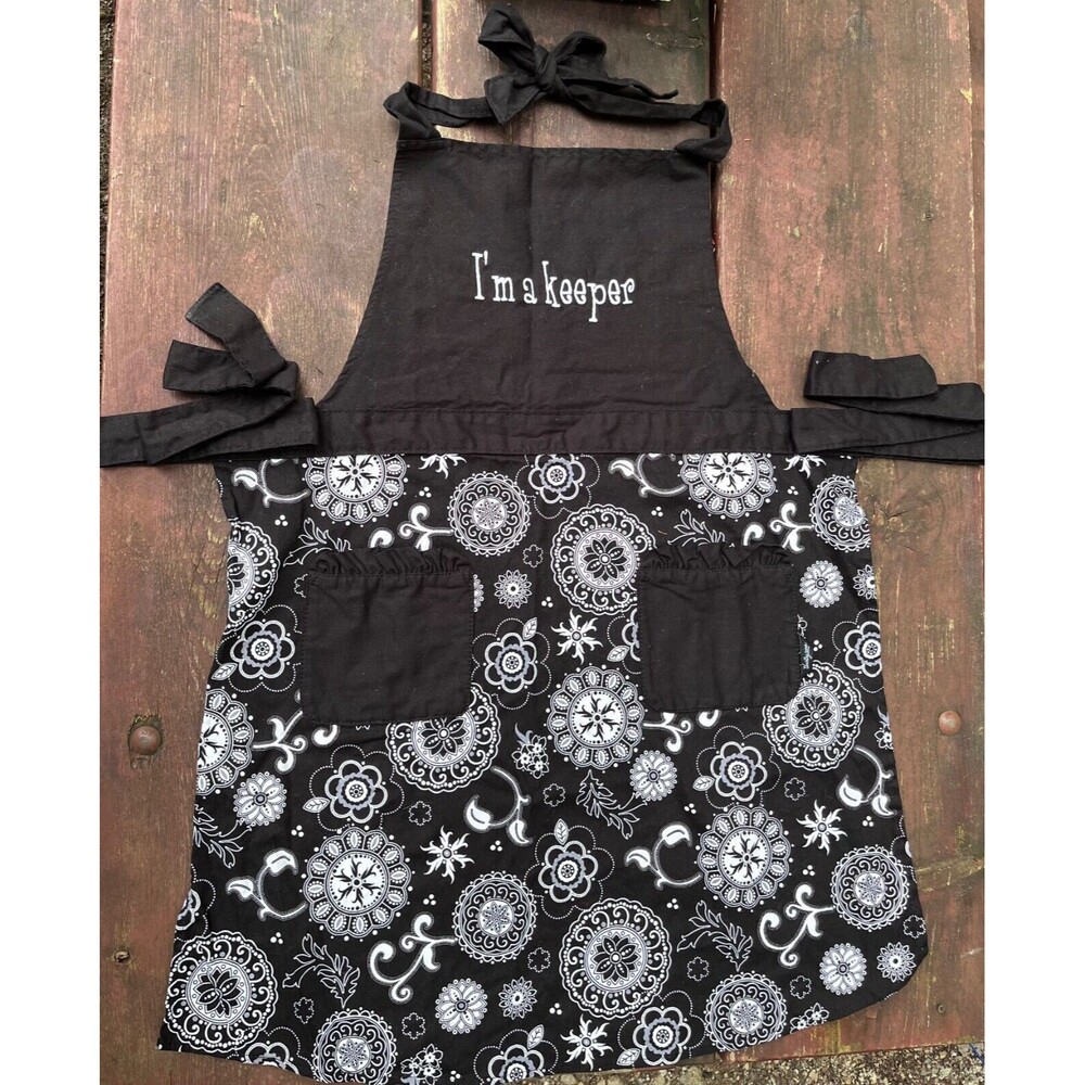 Thirty-One Black & White Bib Embroidered Apron “I’m A Keeper" Gift Hostess